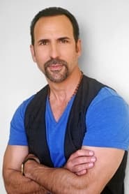 Oscar Torre as Luis Cruz