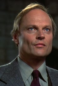 Christopher Neame as Glen Bailey