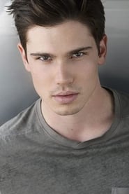 Tanner Novlan as Liam