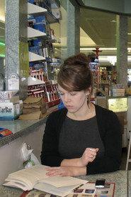 Photo de Judy Wensel, qui joue Joke Teller dans I Heart Regina