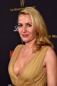 Gillian Anderson 1365x2048