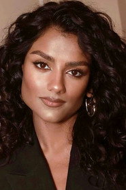 Simone Ashley — Fotoğraf 6