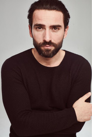 Erol Gedik as Arda