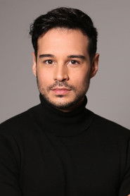 David Sigüenza as Novio de Saray