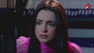 Khushi Spies on Shyam