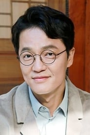 Profile picture of Jo Han-chul who plays Yoon Ah-yi's Father