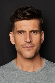 Osher Günsberg as Podcaster