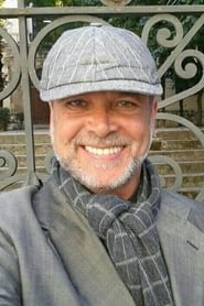 Juan Carlos Naya as Román