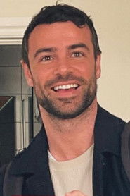 Ben Starr as Noah Moon