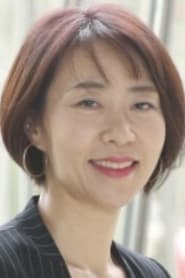 Lee Ja-ryung as cashier 8