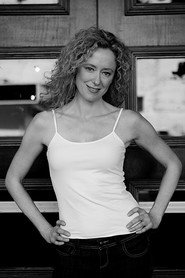 Nadine Wright 666x1000