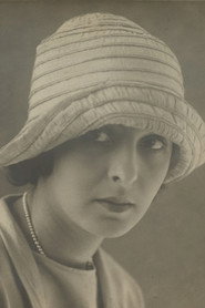 Tamara Adelheim in Wandering Stars