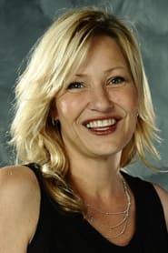 Joey Lauren Adams is Gwen