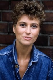 Claudia Demarmels as Karin Zinn