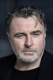 Johnny Elliott is The Head