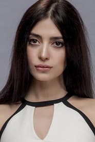 Melike İpek Yalova as Isabella Fortuna