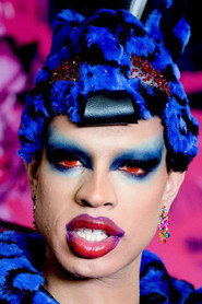 Yvie Oddly
