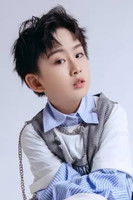 Xu Yimeng as Young Wei Jiu