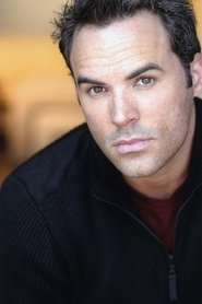 Jordan Murphy as Ray Evans