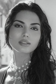 Faina Zuckerman - Cast member in Qan qohumları