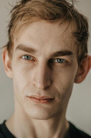 Aaron Strube 2000x3000