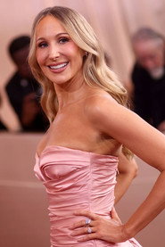 Nikki Glaser photo 6