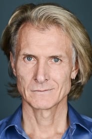 Vieslav Krystyan as Hensley