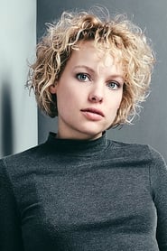 Julia Franz Richter is Nora