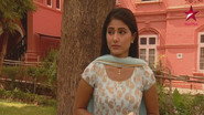 Varsha asks Bhola to stay silent