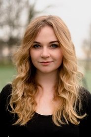 Sophie Wright as Chloe