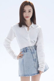 Yang Rong 2000x3000
