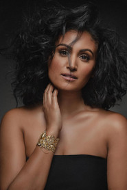 Nina Davuluri is Host