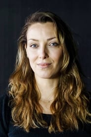 Sunniva Lind Høverstad as Renate