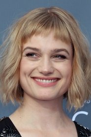 Alison Sudol isQueenie Goldstein