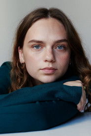 Mariella Aumann as Young Helene Albers