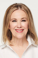 Catherine O'Hara - Immagine /wuqA7v291lDHJQvYg8VL0mfX5Bb.jpg