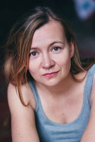 Anja Willutzki as Young Erna