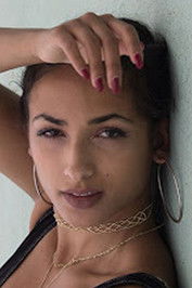 Portrait de Nora Massisimo