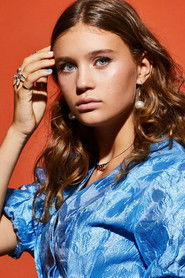 Ida-Lova Saga Lind as Ida-Lova