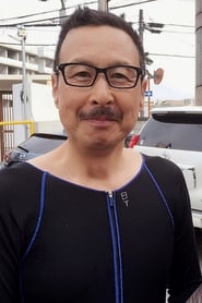 Hideaki Kusaka as Official