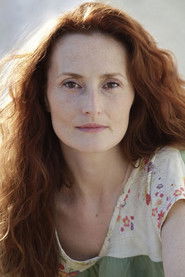 Rachel Lascar as Clarividente