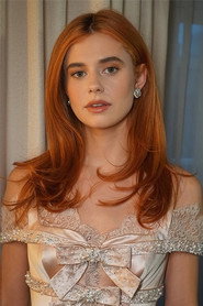 Alison Oliver photo 2