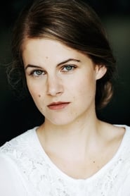 Claudia Plöckl as Julia Henning