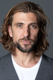 Julien Paschal as François Polignac
