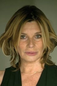 Cinzia Monreale as Giulia Moneda