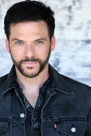 Daniel Kaemon as Ray Gardner