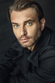 Jean-Marc Birkholz as Chefredakteur