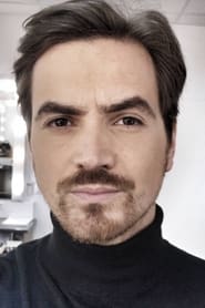 Diogo Lopes as Xavier Casaca