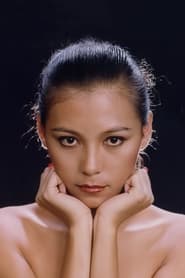 Chui Suk-Woon as Tina