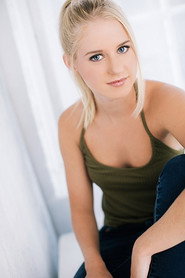 Niki Wipf 666x1000